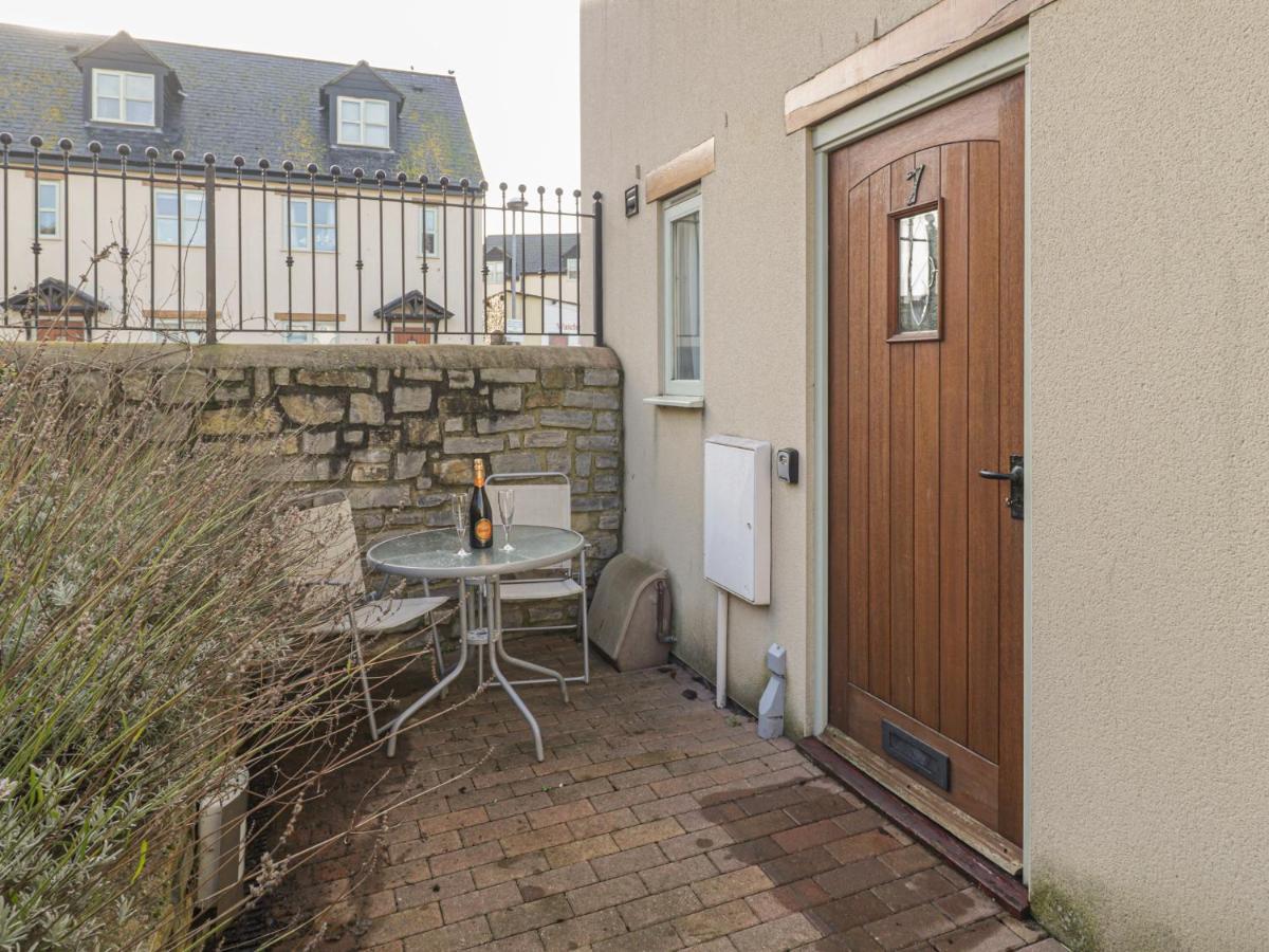 7 Malt House Court Apartment Watchet Bagian luar foto